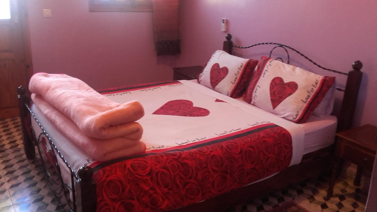 Touraghine Hotel & Cafe Chefchaouen Exterior photo